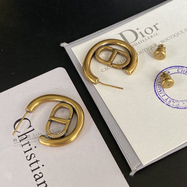 Dior飾品 迪奧經典熱銷新款復古字母耳釘耳環  zgd1330